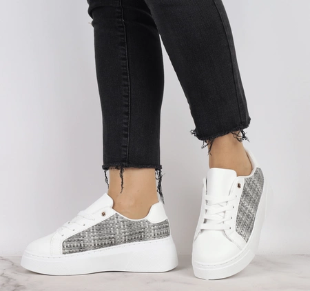 Modne sneakersy damskie sznurowane na białej platformie Mc Braun