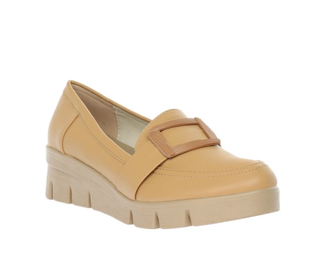 Beżowe półbuty damskie mokasyny licowe z klamrą Jezzi