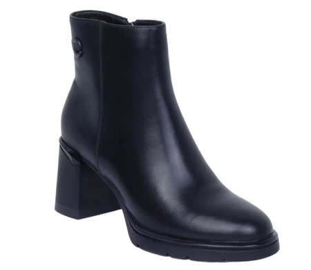 Czarne skórzane botki damskie na słupku i platformie Ginom Fabiani
