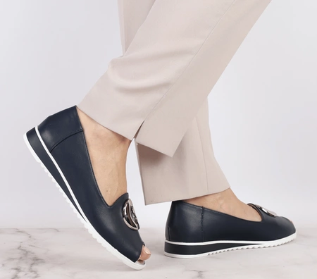 Granatowe czółenka płaskie z odkrytymi palcami Jezzi