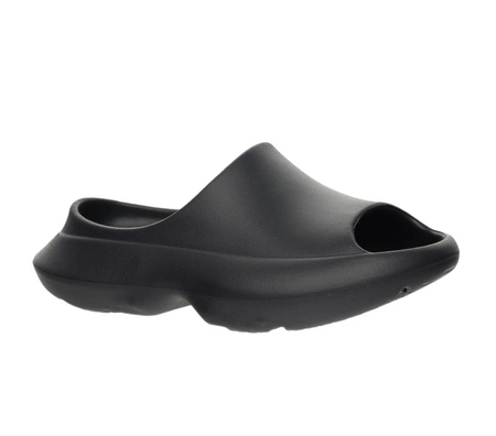 Czarne piankowe klapki damskie lekkie na grubej podeszwie American Club