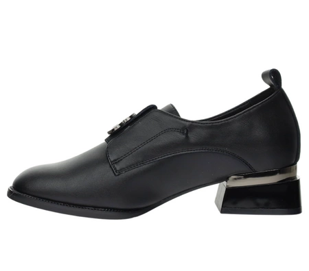 Wizytowe półbuty damskie skórzane na niskim obcasie VINCEZA