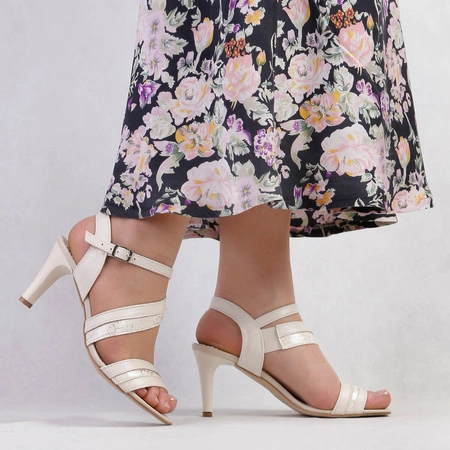 Sandały damskie skórzane na paskach ecru Gino Fabiani - Produkt Polski