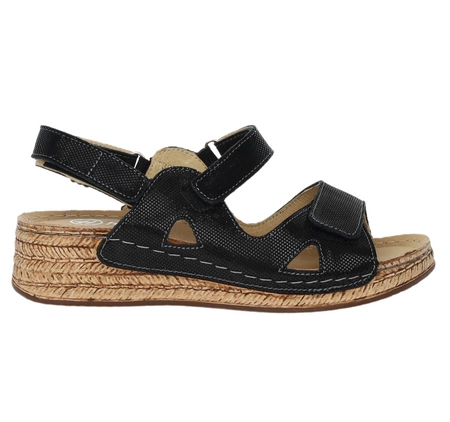 czarne skórzane sandały damskie na rzepy na niskiej słomkowej koturnie HELIOS model 138