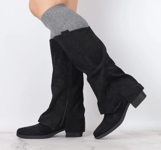 Zamszowe kozaki czarne kowbojki z wywiniętą cholewką od Jezzi