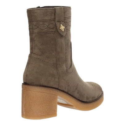 Brązowe czekoladowe ciepłe botki zimowe na kauczukowym obcasie i platformie Jezzi