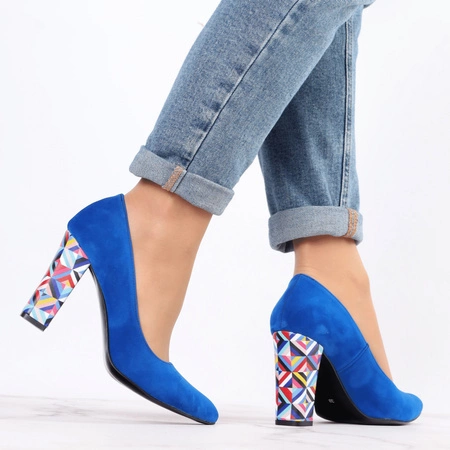 Chabrowe czółenka zamszowe na ozdobnym obcasie Sofia - Produkt Polski