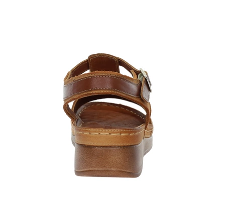 Skórzane sandały damskie szyte na płaskiej podeszwie Gino Fabiani