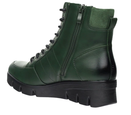 Ciemnozielone trzewiki damskie ocieplane na koturnie Jezzi