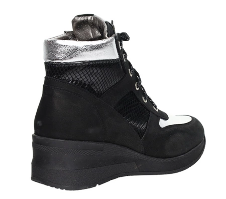 Bardzo eleganckie półbuty damskie ze skóry naturalnej na koturnie Polskie Gino Fabiani