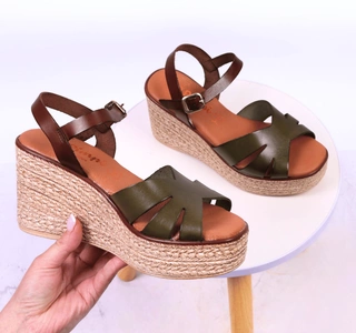 Hiszpańskie skórzane sandały damskie na koturnie słomkowej i platformie El Pimpi
