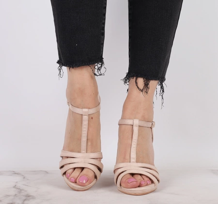 Seksowne sandały damskie na obcasie i platformie z paskiem wzdłuż stopy Jezzi