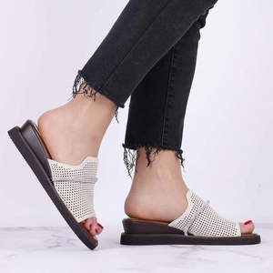 Komfortowe i eleganckie klapki damskie Polskie Jezzi