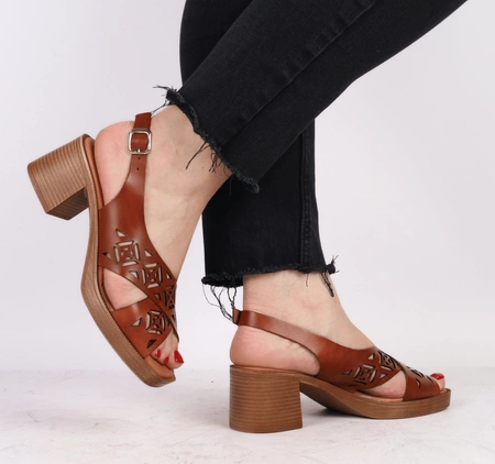 Brązowe skórzane sandały damskie na obcasie drewnianym Hiszpańskie El Pimpi