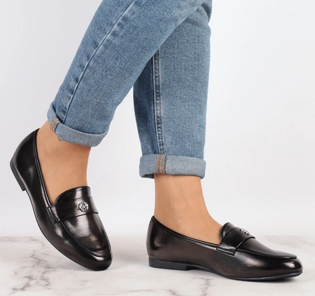 Czarne licowe mokasyny damskie z miękkiej skóry ekologicznej Jezzi
