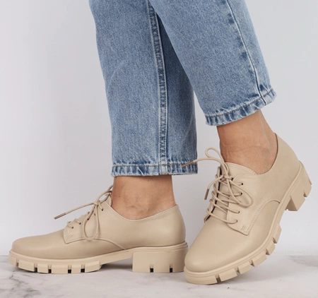 Beżowe eleganckie półbuty sznurowane derby wizytowe od Daszyński