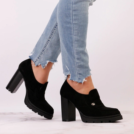 Czarne półbuty damskie na obcasie i platformie Jezzi