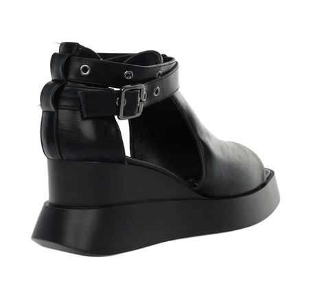 Czarne rokowe sandały damskie na koturnie i platformie Jezzi