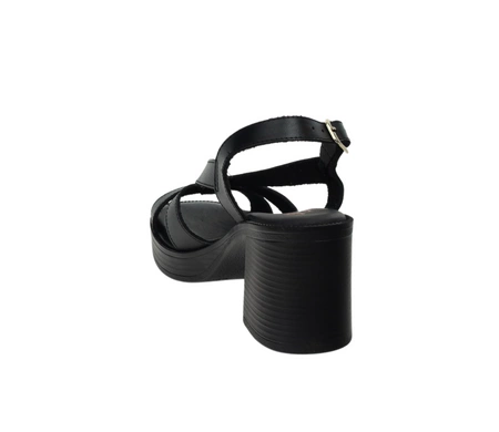 Skórzane sandały czarne na obcasie i platformie kHiszpańskie El Pimpi