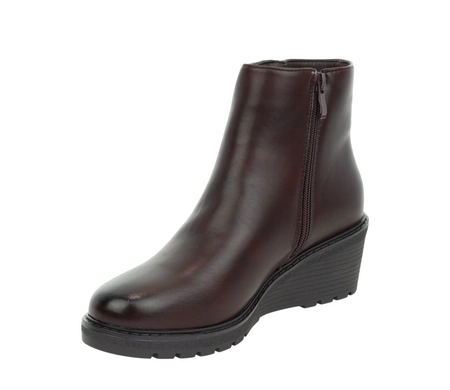 Bordowe czekoladowe botki damskie na niskiej koturnie i platformie Jezzi
