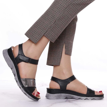 Polskie sandały damskie płaskie skórzane Gino Fabiani