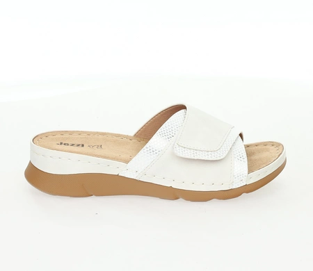 Białe klapki damskie na wygodnej podeszwie regulowane na rzepy szpitalne Jezzi