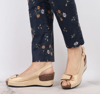 Lekkie sandały damskie na komfortowej koturnie szyte Jezzi