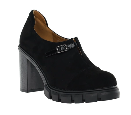 Czarne półbuty na obcasie i podsuwce lordsy Cora od Jezzi