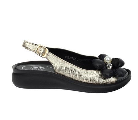 Złote eleganckie sandały płaskie z kwiatkiem i perłami Jezzi