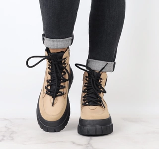 Modne beżowo-czarne traperki na platformie sznurowane i na zamek Jezzi