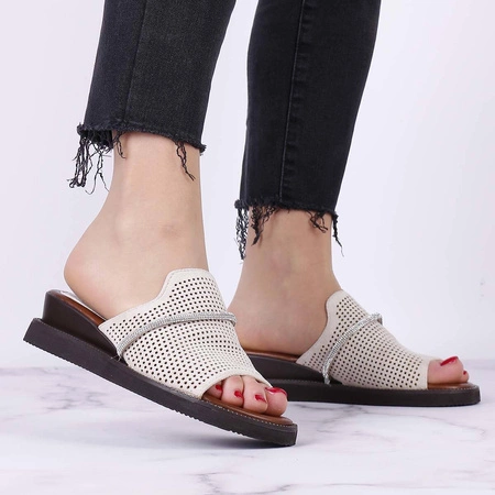 Komfortowe i eleganckie klapki damskie Polskie Jezzi