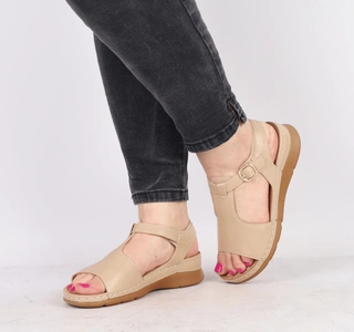 Eleganckie sandały damskie beżowe na lekkiej i komfortowej podeszwie Jezzi