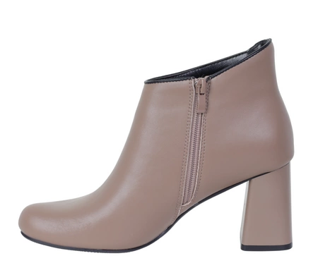 Eleganckie botki jesienne na obcasie ze skóry naturalnej w kolorze Cappucino