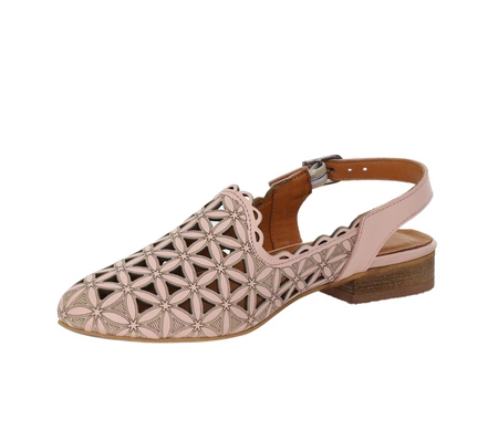 Skórzane ażurowe sandały płaskie z zakrytymi palcami brudny róż MODO