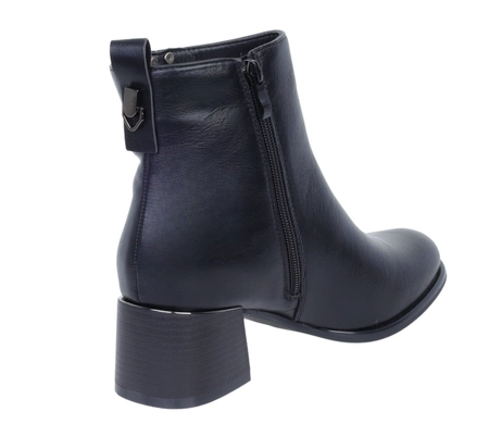 Czarne klasyczne botki damskie zimowe na średnim obcasie Jezzi