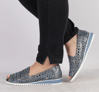 Niebieskie czółenka damskie płaskie eleganckie i komfortowe Jezzi