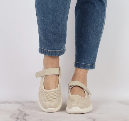 Komfortowe czółenka damskie zapinane na rzep NEWS