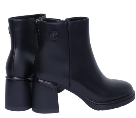 Czarne skórzane botki damskie na słupku i platformie Ginom Fabiani