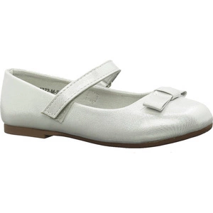 Eleganckie baleriny dziecięce z zapinanym paskiem Miss E