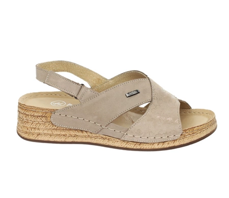 Jasnobrązowe sandały damskie eleganckie i wygodne na niskiej koturnie Helios
