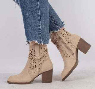 Beżowe ażurowe botki damskie kowbojki na obcasie Jezzi