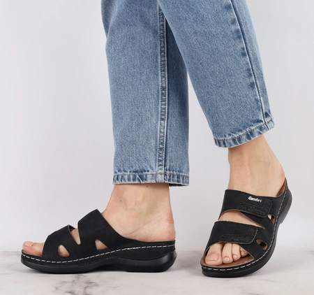 Czarne eleganckie i komfortowe klapki damskie regulowane Jezzi