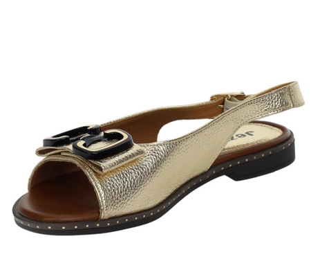 Złote sandały damskie eleganckie płaskie z zabudowaną cholewką Jezzi