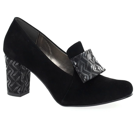 Czarne zamszowe czółenka na wygodnym obcasie Dalia- Produkt Polski