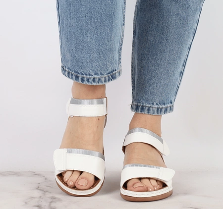 Białe komfortowe sandały damskie na rzepy szpitalne Jezzi