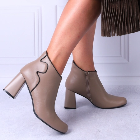 Eleganckie botki jesienne na obcasie ze skóry naturalnej w kolorze Cappucino