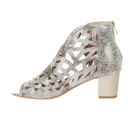 Złote sandały na obcasie zabudowane ażurowa cholewka do kostki Daszyński