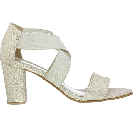 Złote sandały damskie na obcasie wsuwane z zakrytą piętą Azali - Produkt Polski