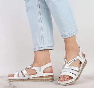 Skórzane białe sandały damskie eleganckie, lekkie i komfortowe  Helios model 124