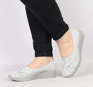 Srebrne czółenka damskie wsuwane buty wiosenne ażurowe Jezzi Comfort